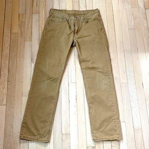 Levi’s 514 in tan